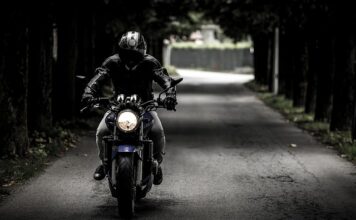 Jak motocyklista dziękuję?
