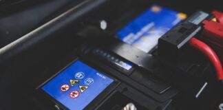 Jak rozładować baterie kondensatorów?